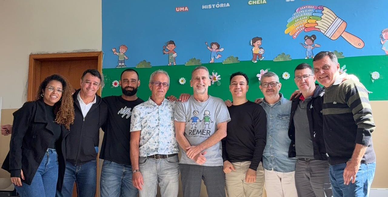 Visita do Jan Peek – tesoureiro da Fundação Help mij Leven